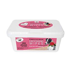 Pet wipes in box